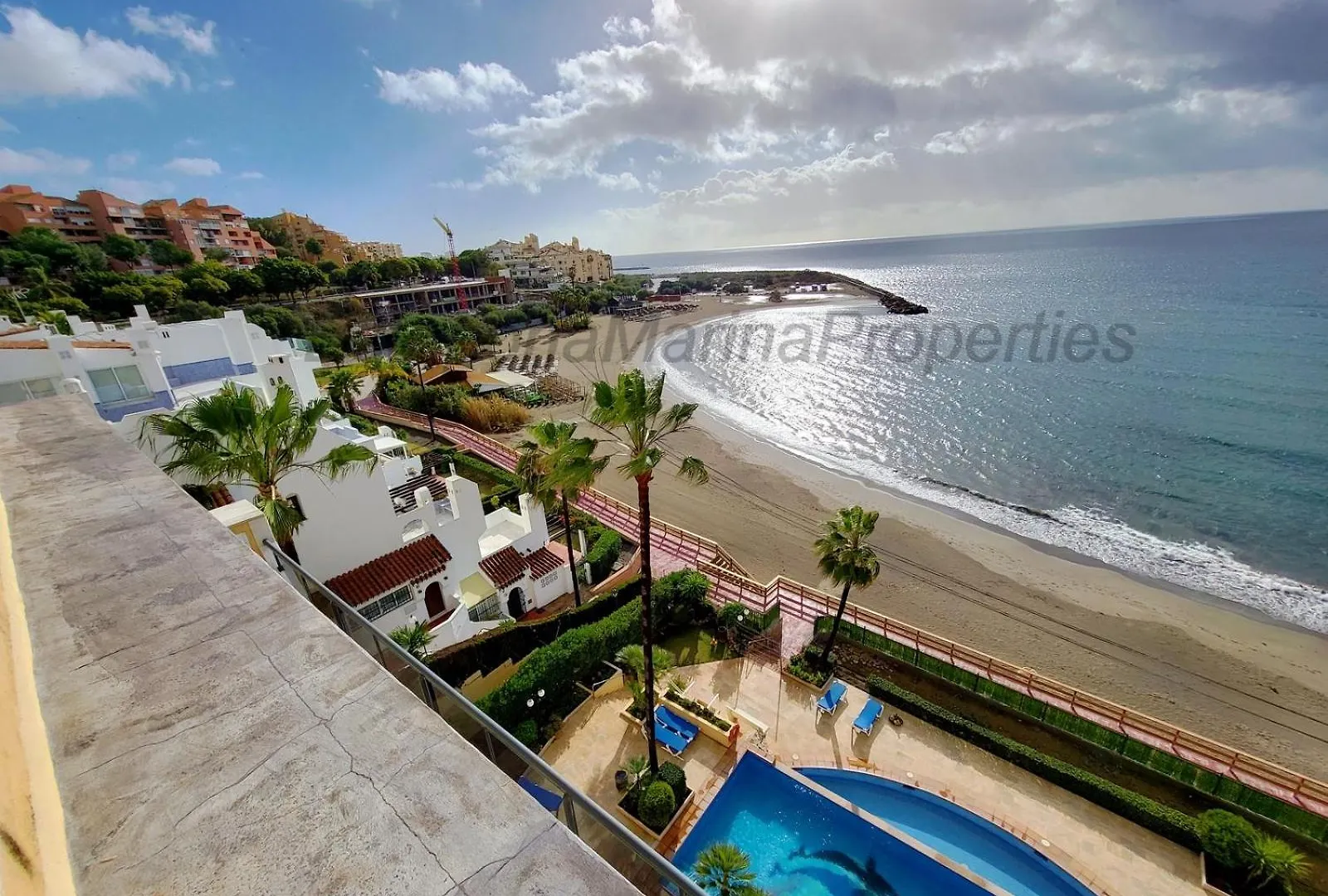 Apartment Emp 15, Large Beachside Apartment, El Coral, Estepona
