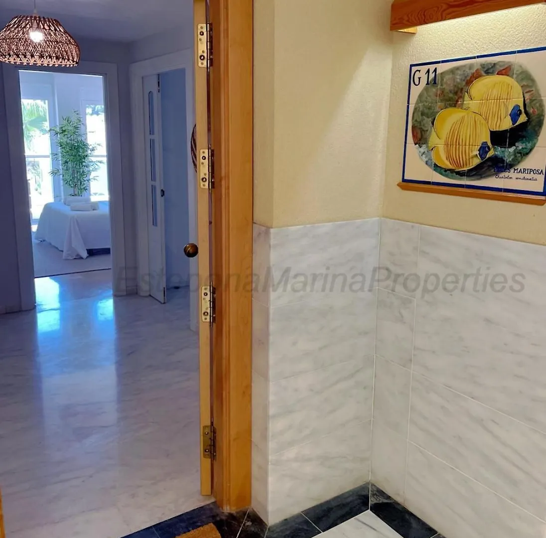 Emp 15, Large Beachside Apartment, El Coral, Estepona