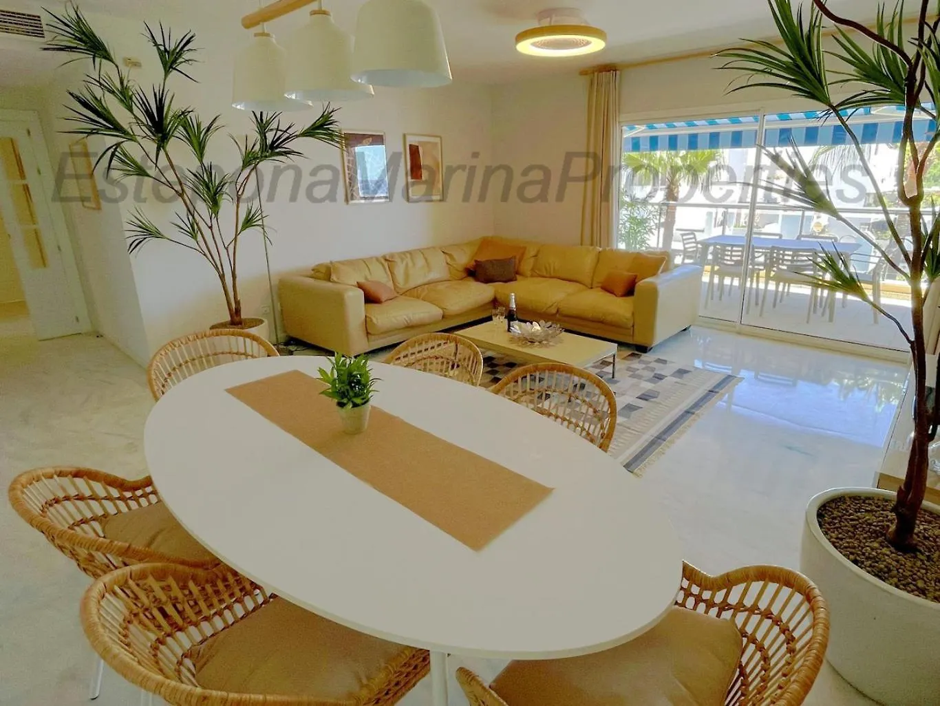 Emp 15, Large Beachside Apartment, El Coral, Estepona 0*,  Spain